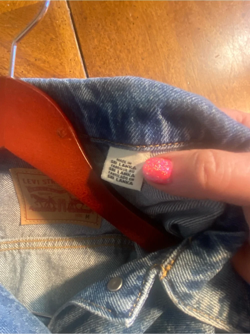 Levi's Women’s Med Classic Denim Jean Jacket - Picture 11 of 12